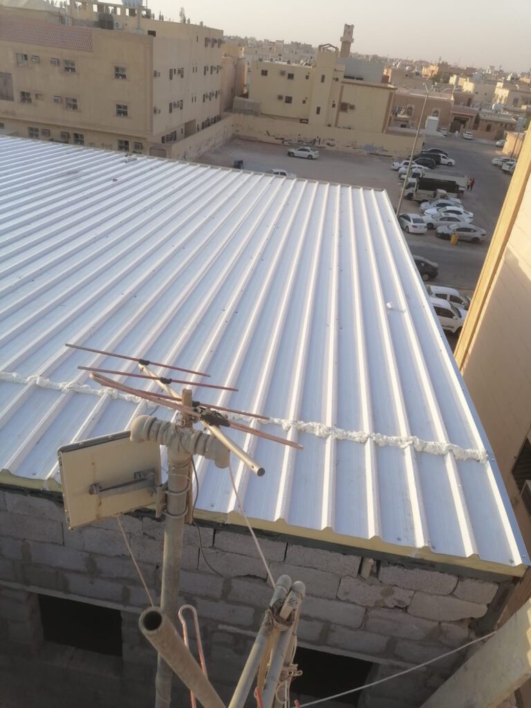 سقف ساندوتش بانل عازل حراراي بالدمام