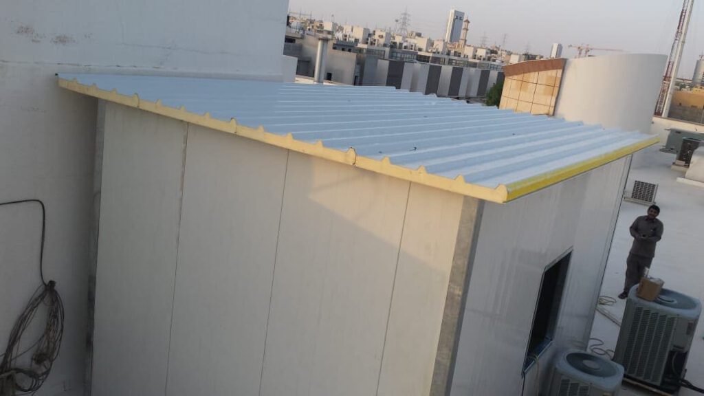 سقف ساندوتش بانل عازل حراراي بالدمام